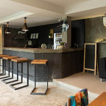 Revolution Hostel Asoke Bangkok Luaran gambar