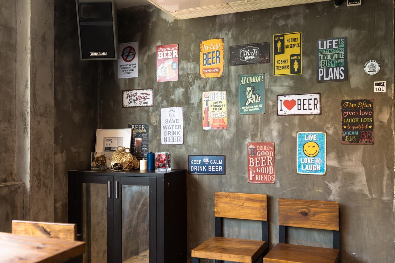 Revolution Hostel Asoke Bangkok Luaran gambar