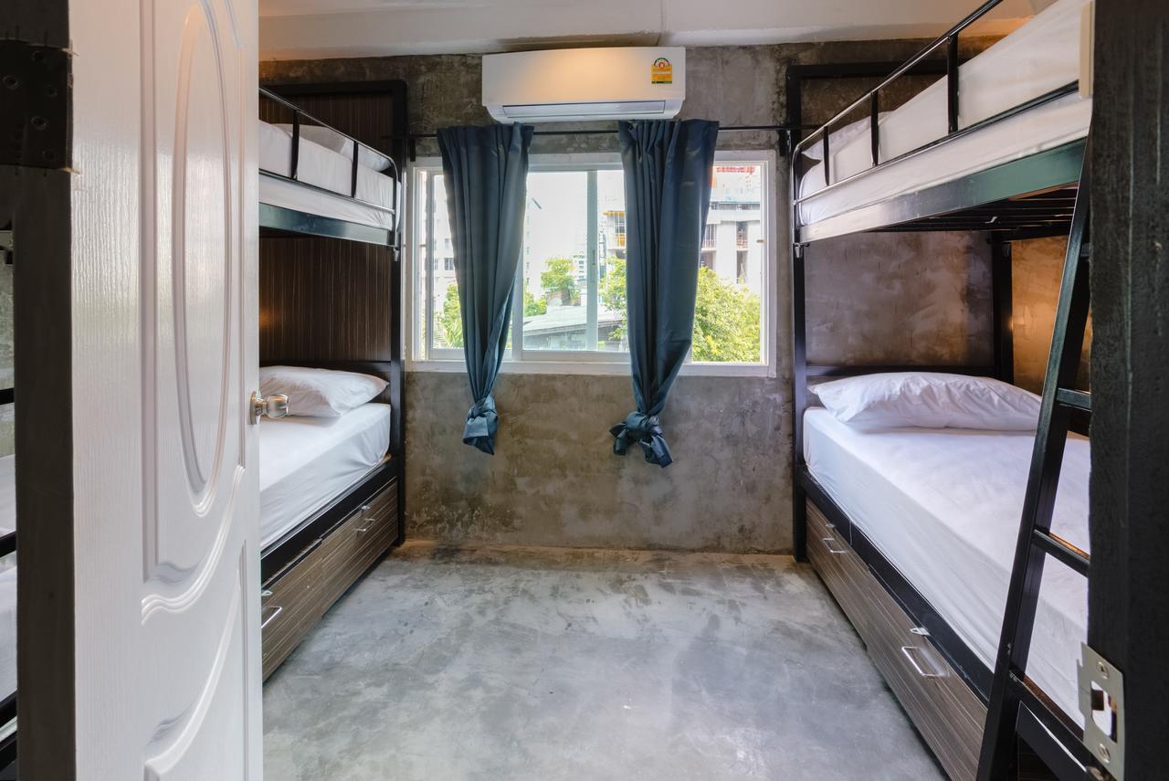 Revolution Hostel Asoke Bangkok Luaran gambar